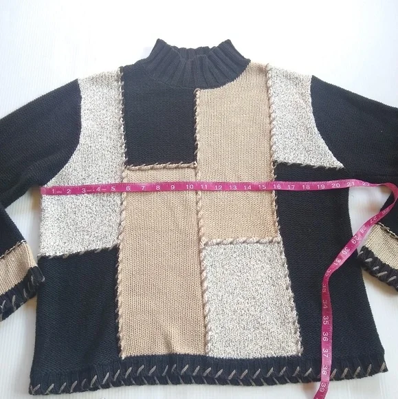 VINTAGE hand embroiderd neutral colorblock sweater - Picture 5 of 8